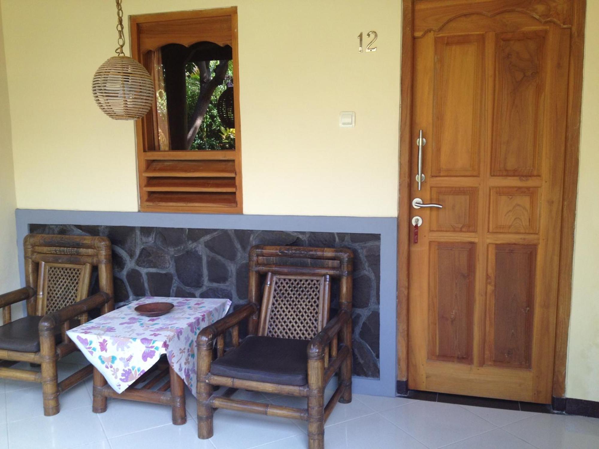 Astina Hotel Lovina  Phòng bức ảnh