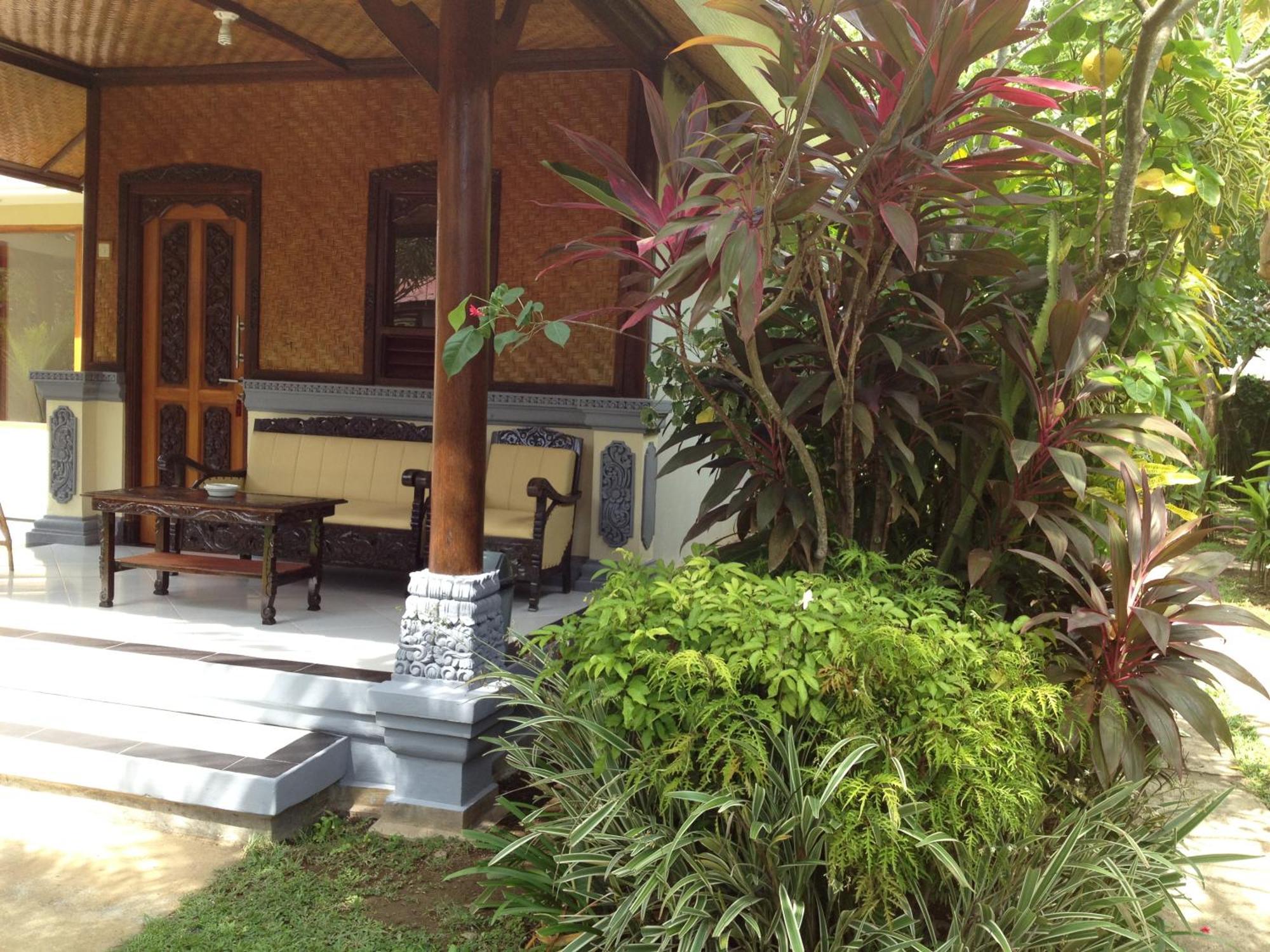 Astina Hotel Lovina  Phòng bức ảnh